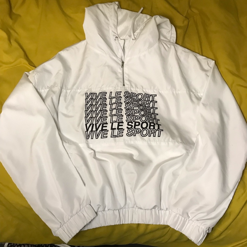 Pullover windbreaker